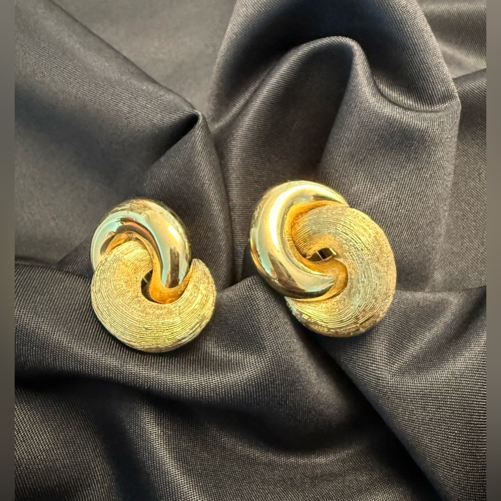 Dior:Old is new again w/these elegant,vintage,fashion-forward earrings.Giftboxed